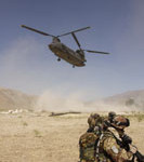  elicottero CH-47 in attività nel distretto di Chisht e Sharif