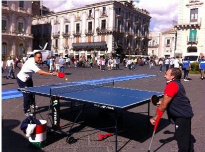 Paolo Pizzo sfida il campione italiano di tennis tavolo Raimondo Alecci